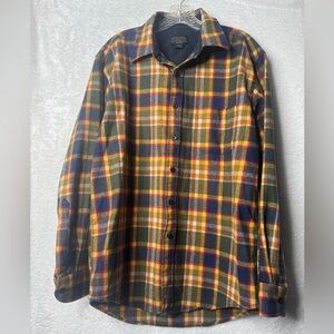 Pendleton Men’s  Navy and Yellow Plaid Button Down Shirt Size Large.